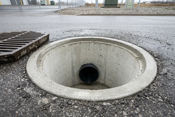 Same catch basin sump cleaned to concrete after vacuuming